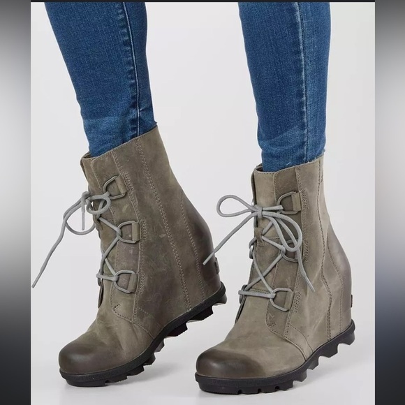 !Sorel Joan Of Arctic Wedge II Boots Lace up Waterproof Leather Gray Women's 9 - Picture 1 of 16